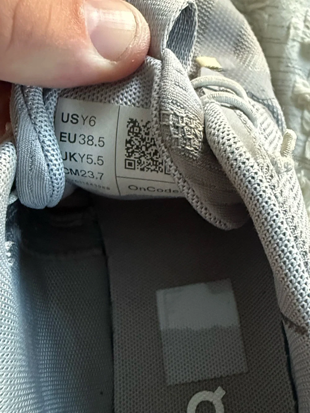 On Cloud 5 Youth Sneakers